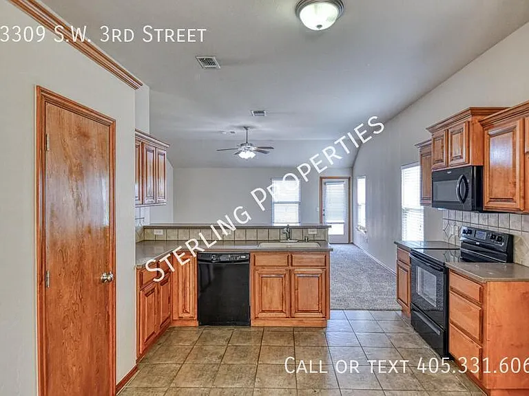 13309 SW 3rd St — Photo 9