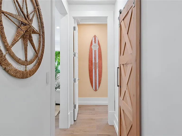 2575 Pine Tree Dr — Photo 12