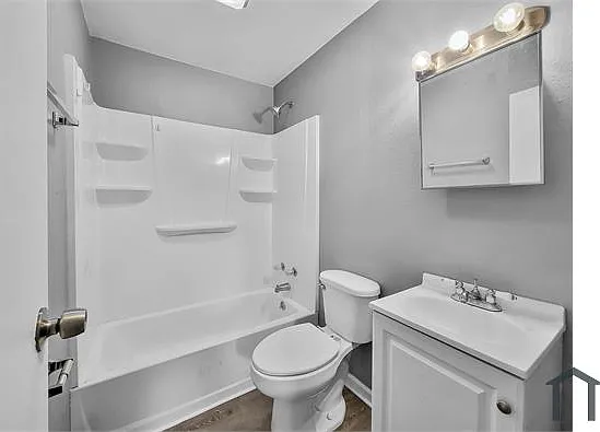60 W Adams Dr — Photo 15