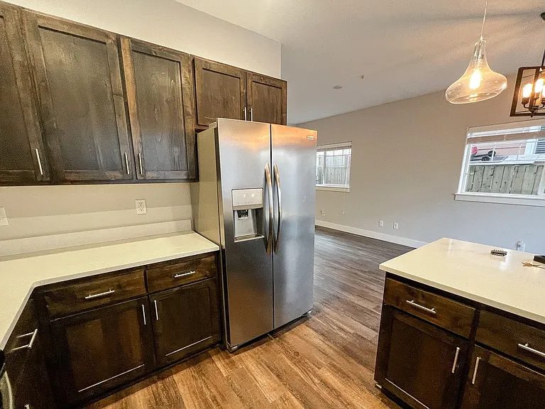 5727-5729 Honey Bee St S — Photo 9