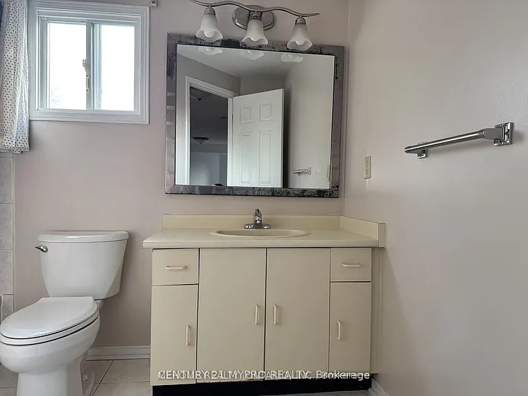 46 Cranleigh Dr — Photo 12