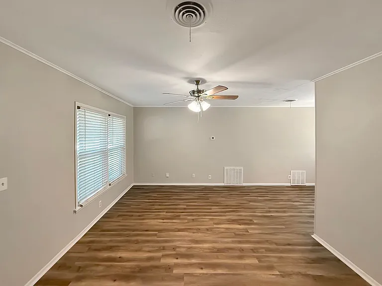 5017 Fairfax St — Photo 15