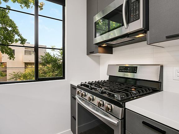 3rd image of 3602 Dunn Dr APT 4
