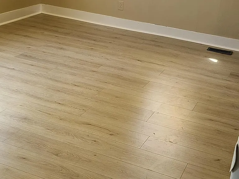 2061 W Sunrise Dr — Photo 3
