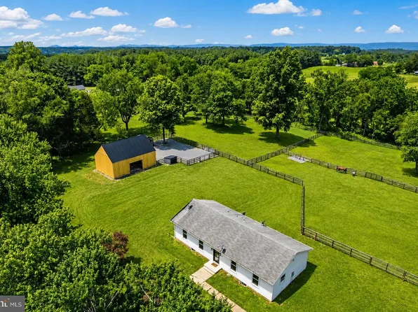 20103 Shelburne Glebe Rd, Purcellville, VA 20132