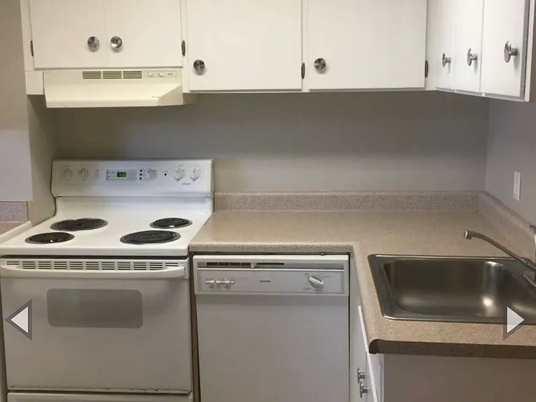 2624 NE 9th Pl #4 — Photo 3
