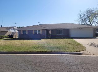 210 Kelly Dr, Moore, OK 73160