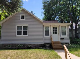 616 W 10th St, Cedar Falls, IA 50613