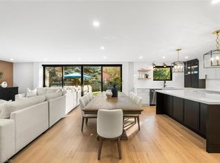 360 Claremont Cres, Oakville, ON