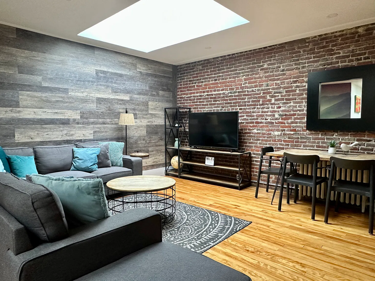 2 bed, 1400 sqft, $2,200 — Photo 3
