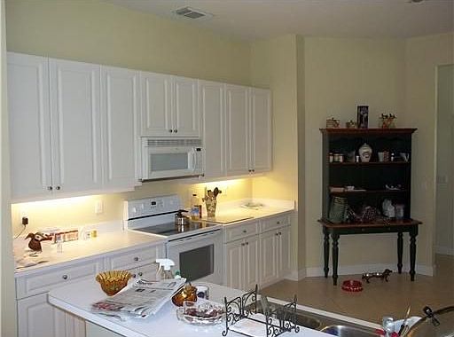 4th image of 490 NE Canoe Park Cir