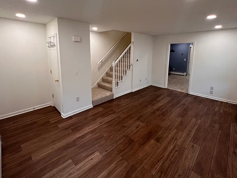 24 Chalmers St #24 — Photo 8