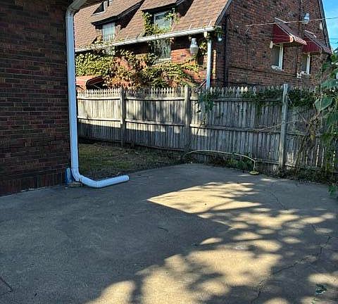5th image of 407 McKinley St