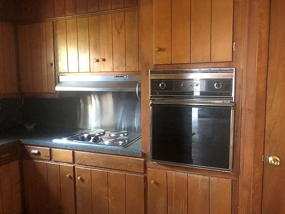 3rd image of 3525 Forest Dr