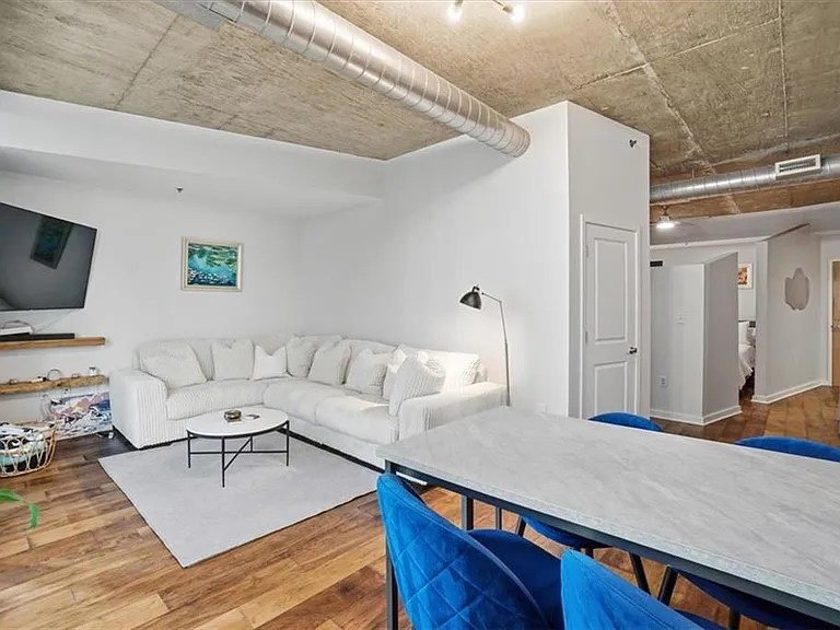 923 Peachtree St NE #1221 — Photo 5