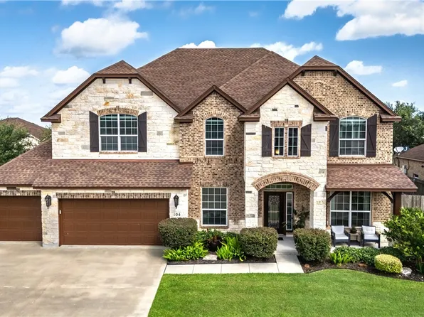 104 Sandstone Ct, Victoria, TX 77904