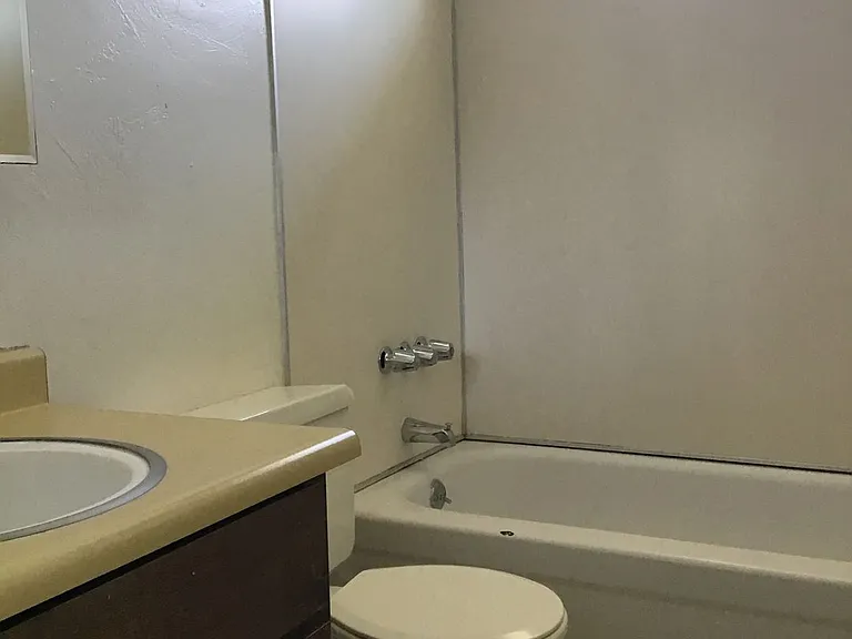 1119 G St — Photo 31