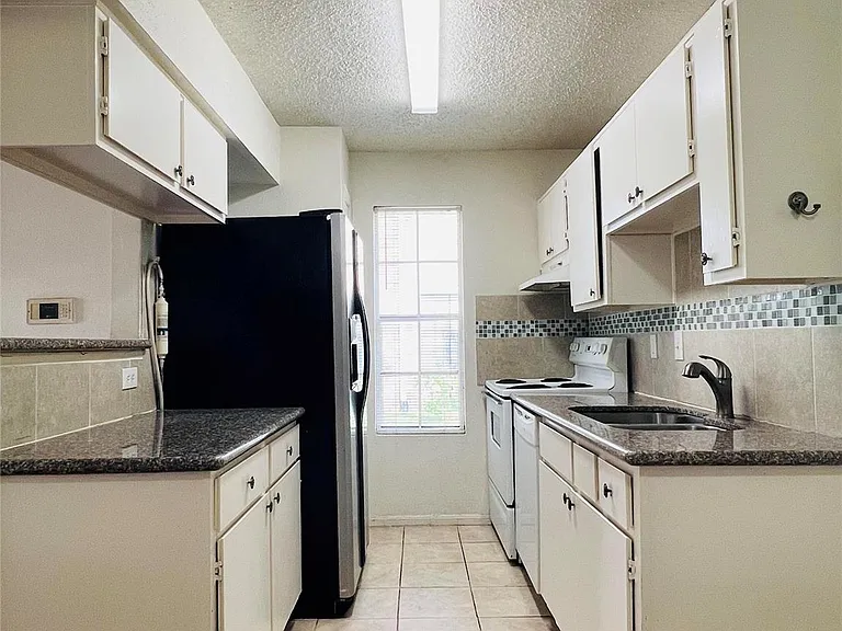 2750 Holly Hall St #1211 — Photo 8