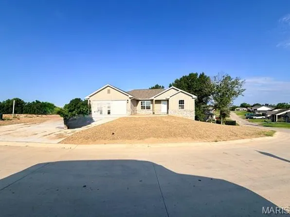 476 Castle Leoch Dr, Jackson, MO 63755