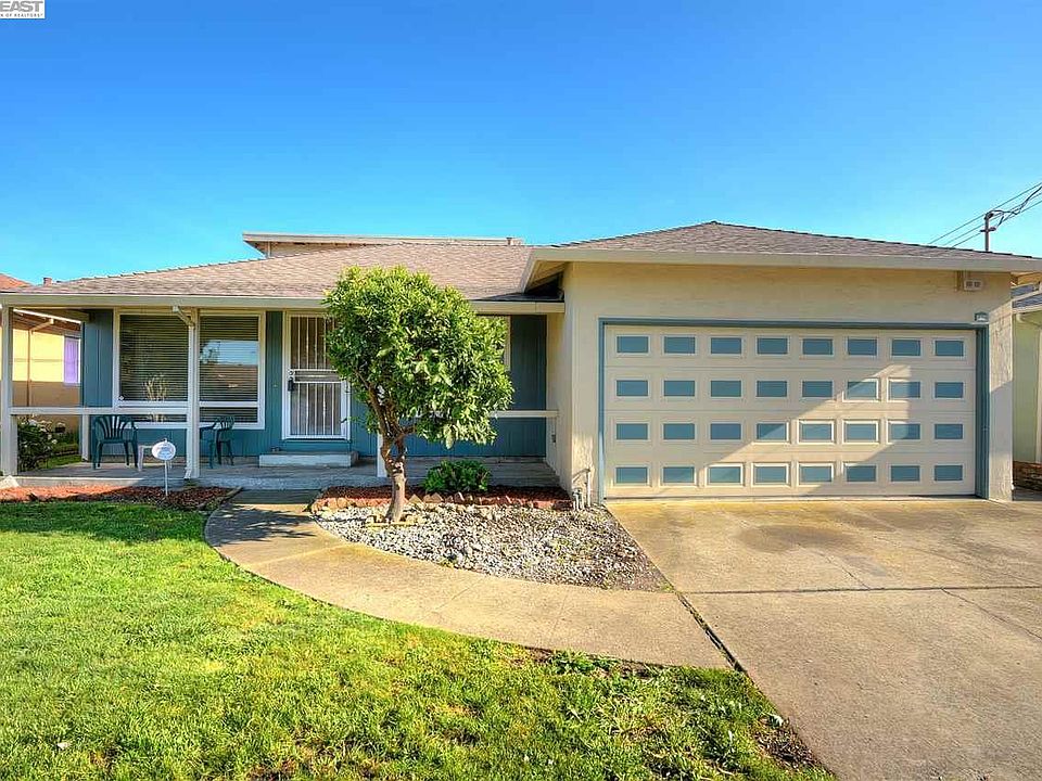 1st image of 744 Portola Dr