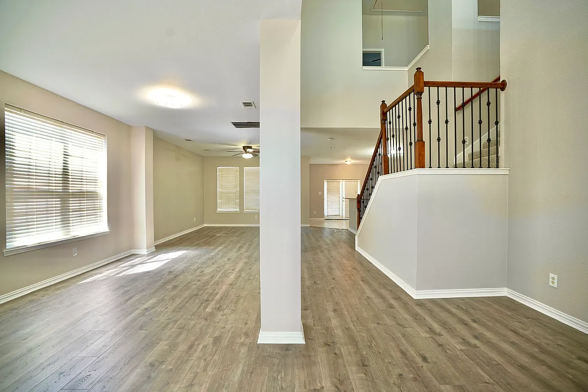 Building Photo - 6629 Scottsdale Way