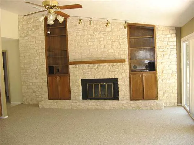 4 bed, 4.5 bath, 4434 sqft, $9,500 — Photo 3
