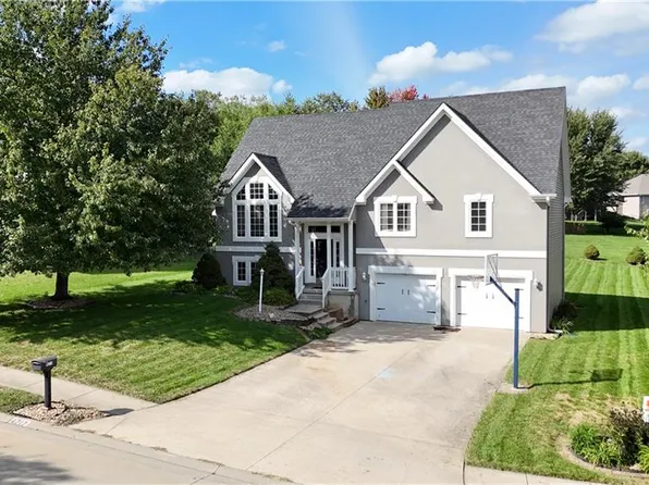 4217 N Devonshire Dr, Saint Joseph, MO 64506