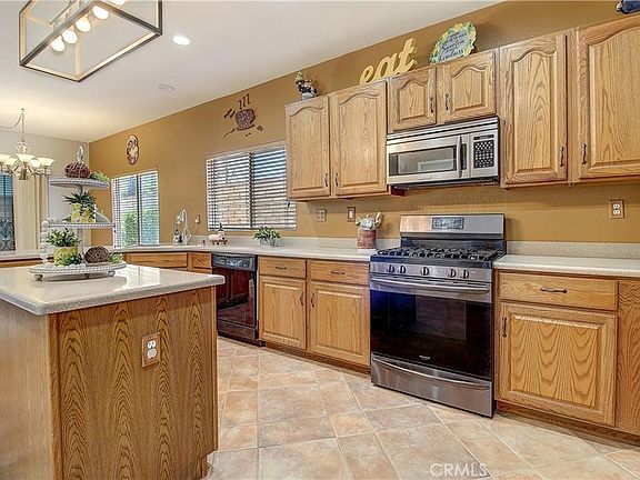 3rd image of 3065 S Buena Vista Ave