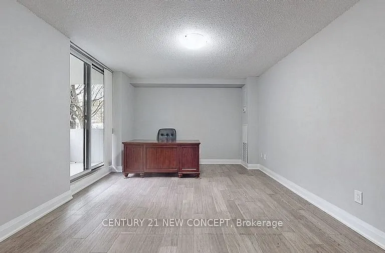 7451 Yonge St #101 — Photo 8