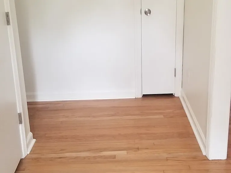 1439 Allen St — Photo 8