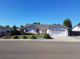 2615 Devonshire Pl, Central Pt, OR 97502