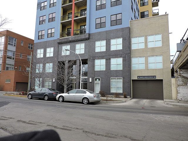1st image of 1122 W Catalpa Ave #P-142