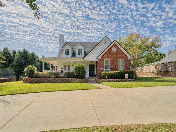 3801 Holly Ridge Dr, Longview, TX 75605