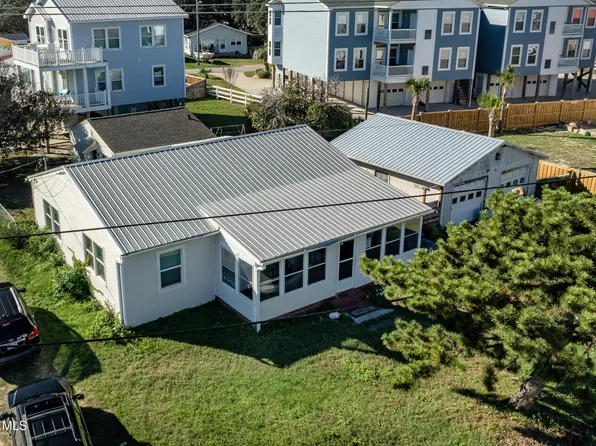 1203 Fort Fisher Boulevard N, Carolina Beach, NC 28428