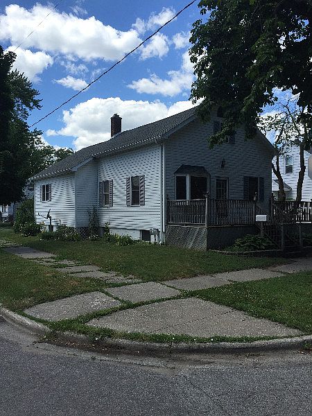 2nd image of 320 S McLellan St