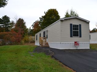 35 Maple St, Lebanon, ME 04027