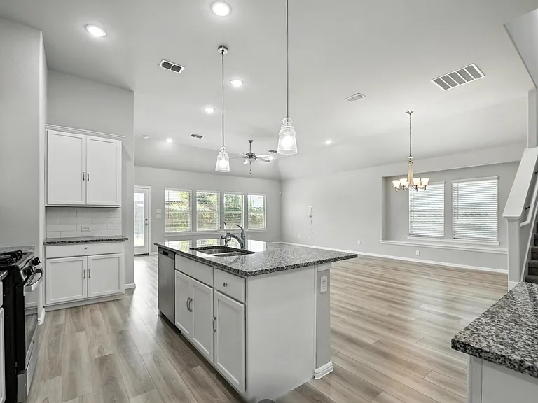 913 Cobalt Dr — Photo 11