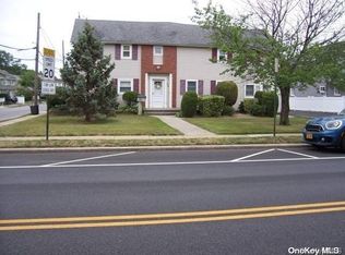 64 Union Ave, Lynbrook, NY 11563