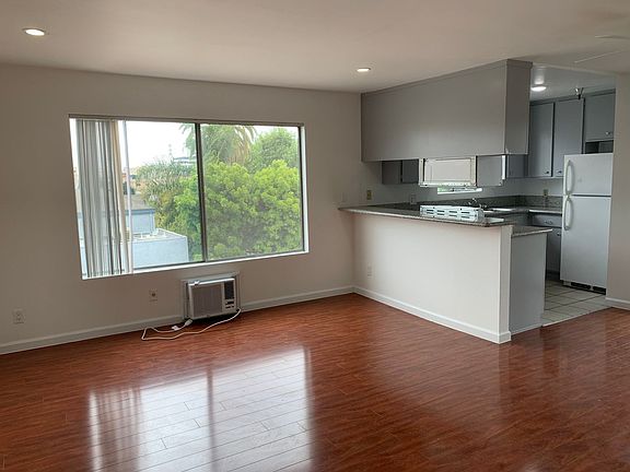5th image of 3746 Mentone Ave APT 302