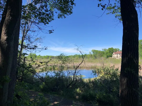 5 S Long Lake Trl, Saint Paul, MN 55127
