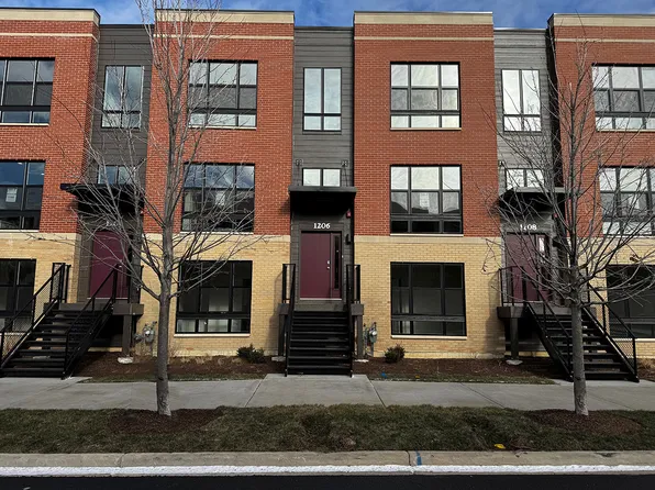 1206 Lakepointe Dr, Schaumburg, IL 60173