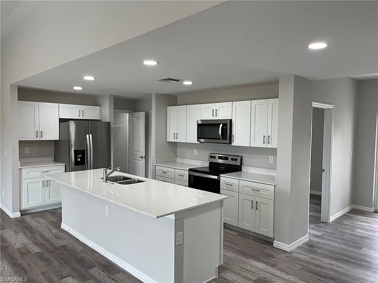 3222 Santa Barbara Blvd N — Photo 4