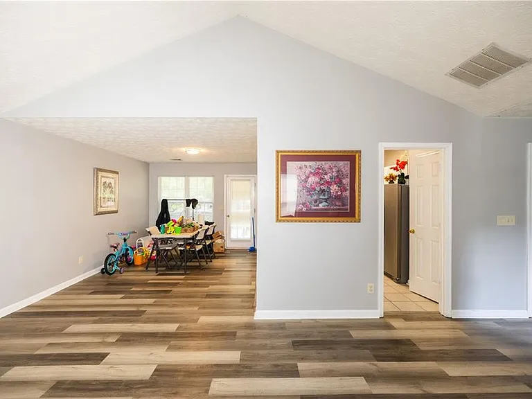 599 Rivulett Ct — Photo 5