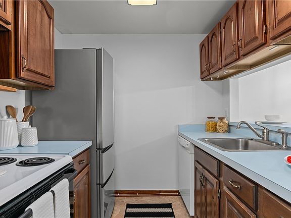 5th image of 270 Buffalo Rd APT 27