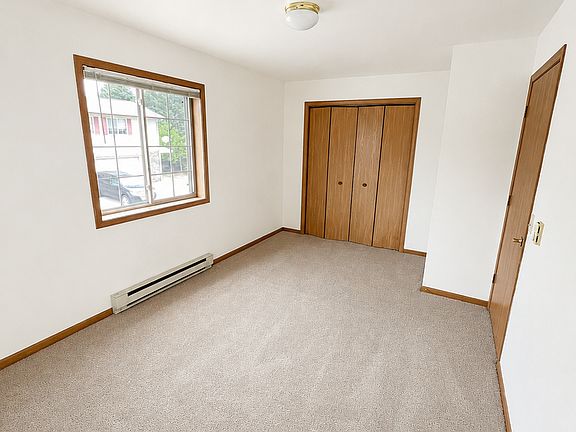 5th image of 700 Creek Rd APT 3
