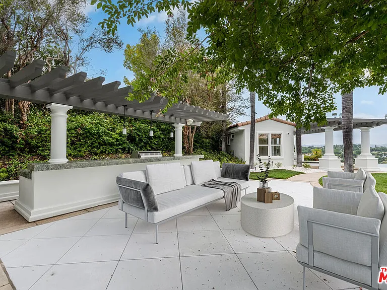 3791 Winford Dr — Photo 40