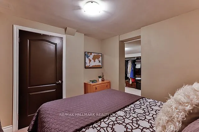 25 Love Cres #LOWER — Photo 17