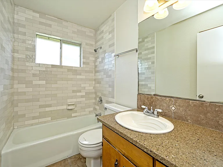 6509 Skycrest Dr — Photo 20
