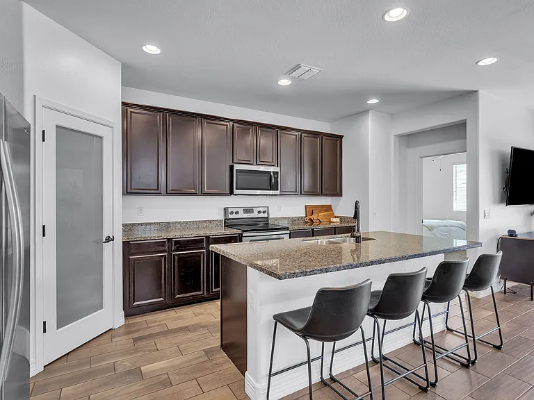 1691 W Desert Spring Way — Photo 9
