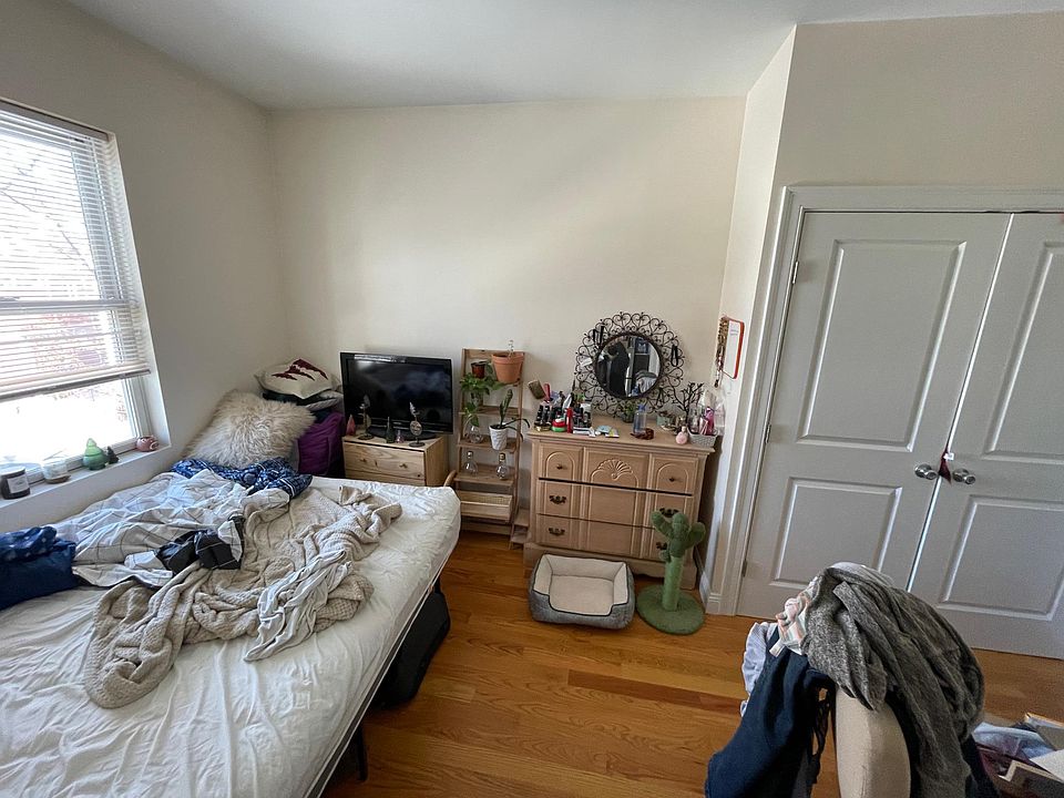 2nd image of 549 Washington St #6R